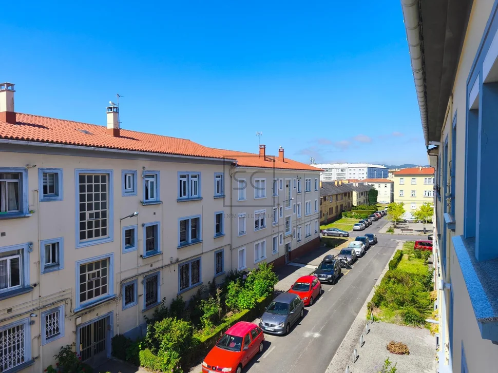 Piso listo para entrar a vivir en caranza-ferrol