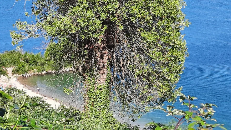 Piso con terraza y vistas al mar en a graña