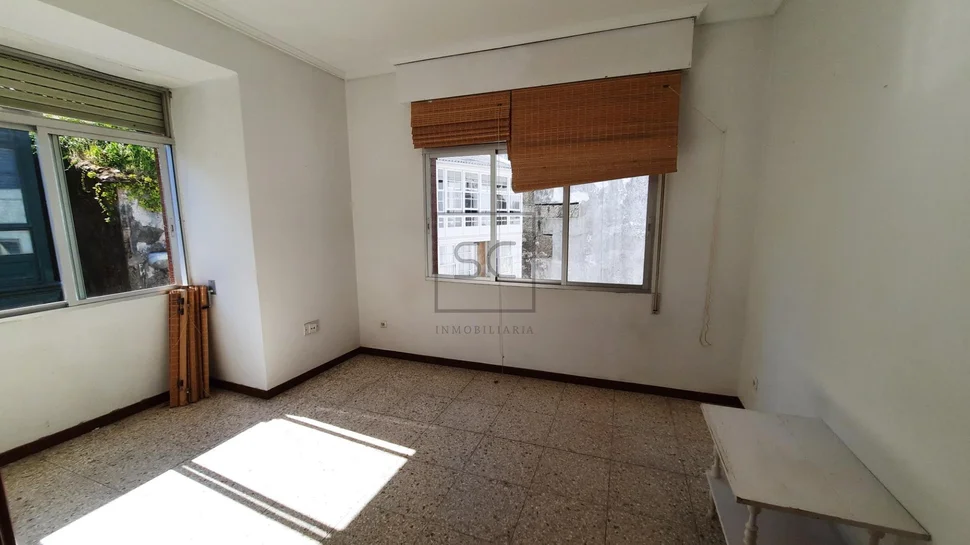 Piso con terraza y vistas al mar en a graña