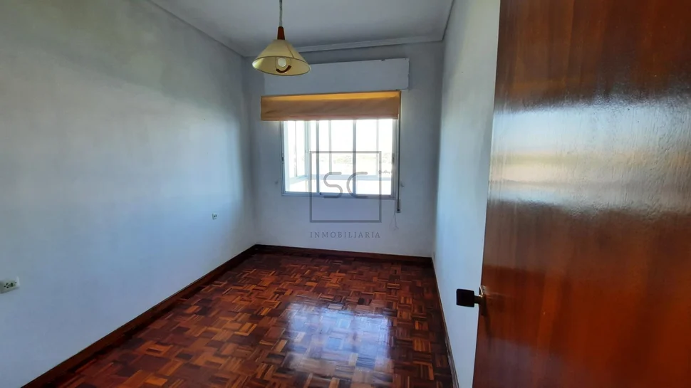 Piso con terraza y vistas al mar en a graña