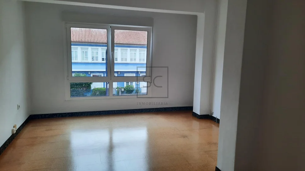 Primera planta reformada en piñeiros