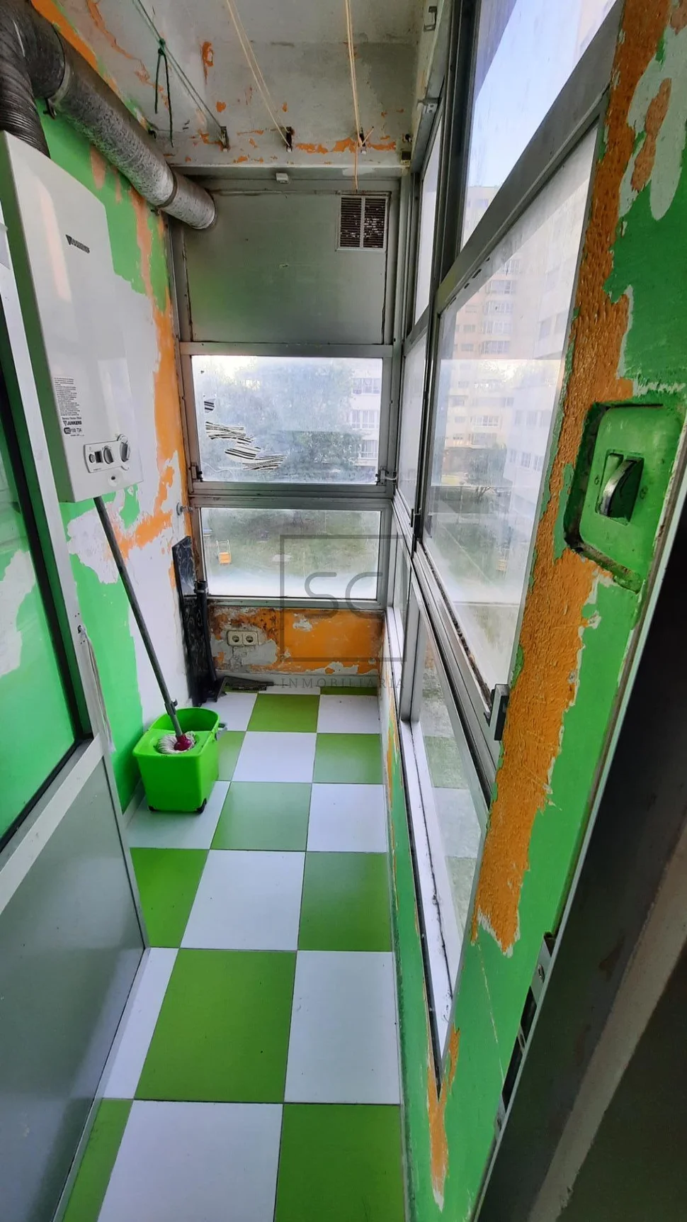 Amplio piso para reforma parcial en caranza