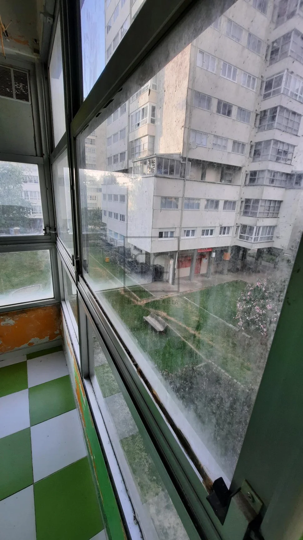 Amplio piso para reforma parcial en caranza