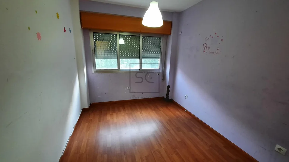 Amplio piso para reforma parcial en caranza