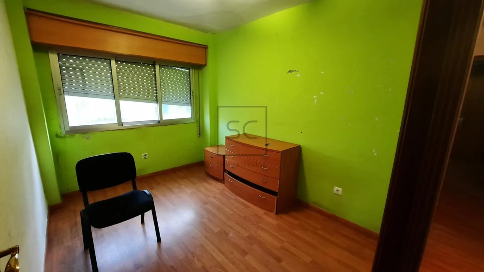 Amplio piso para reforma parcial en caranza