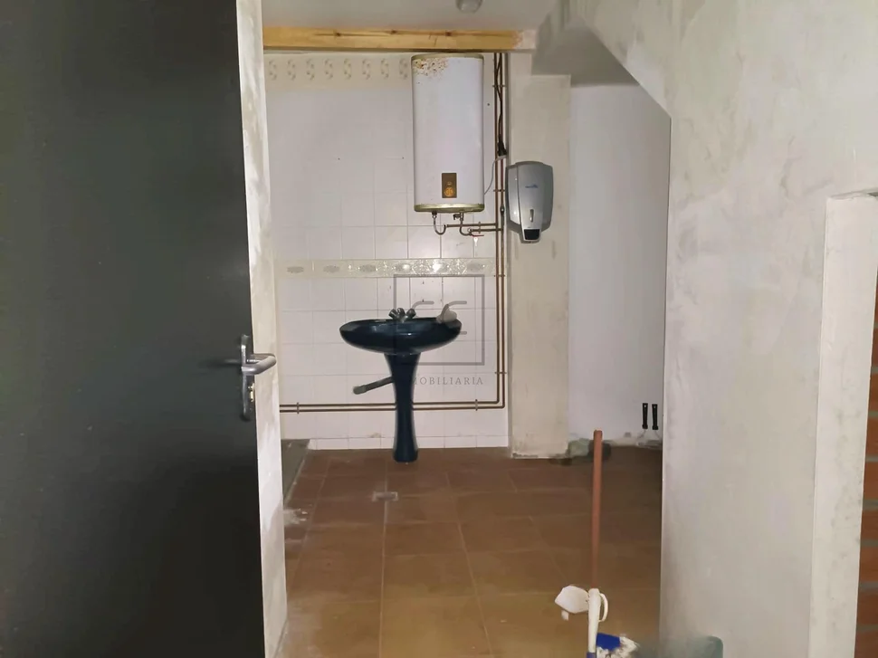 Bajo comercial en a gándara, narón