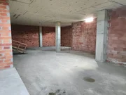 Bajo comercial en el alto del castaño, narón