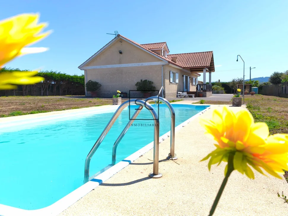 Chalet con Piscina en Ares – foto 1