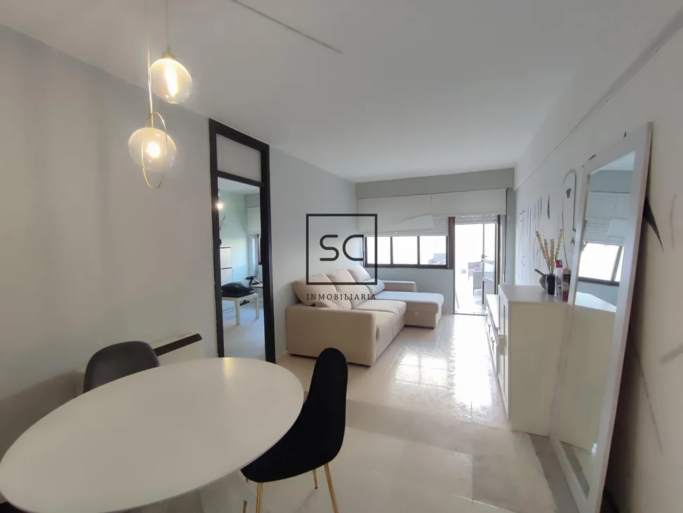 Piso con terraza en el centro de ferrol