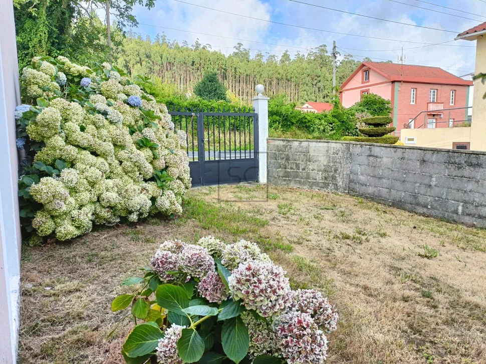 Casa de piedra en sisalde, cedeira