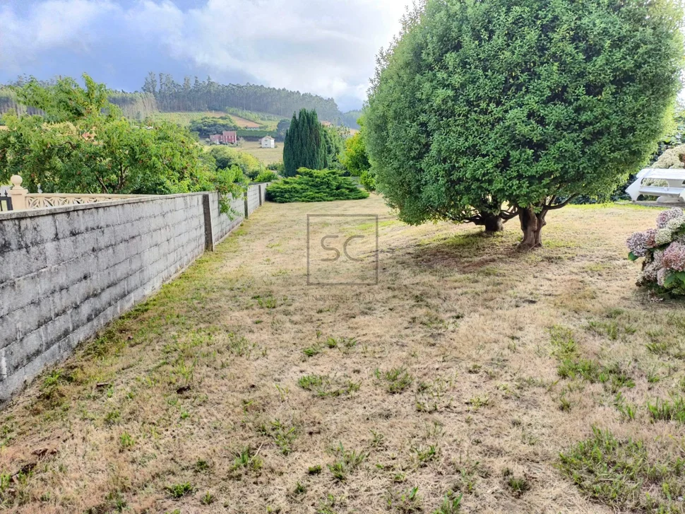 Casa de piedra en sisalde, cedeira
