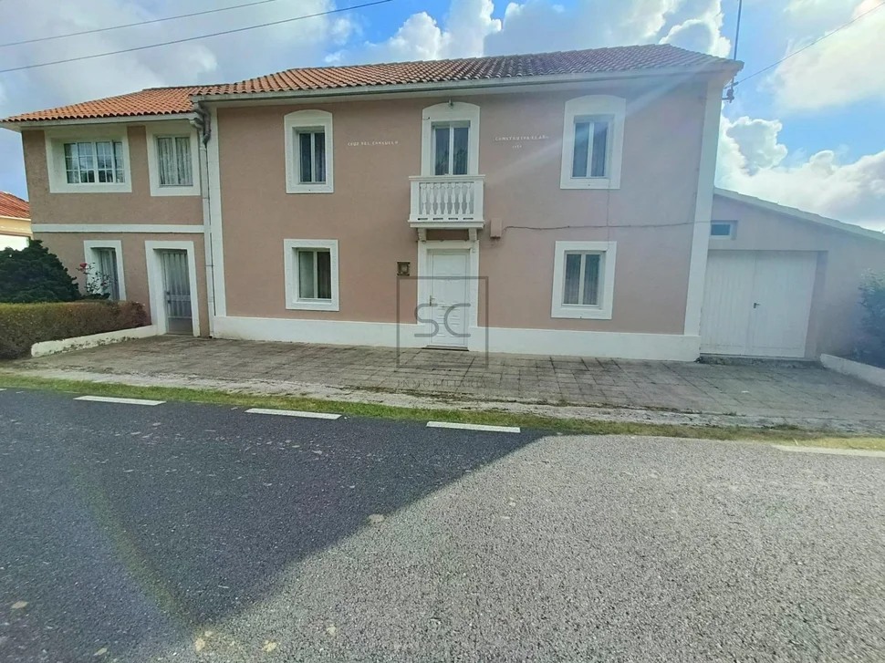 Casa de piedra en sisalde, cedeira