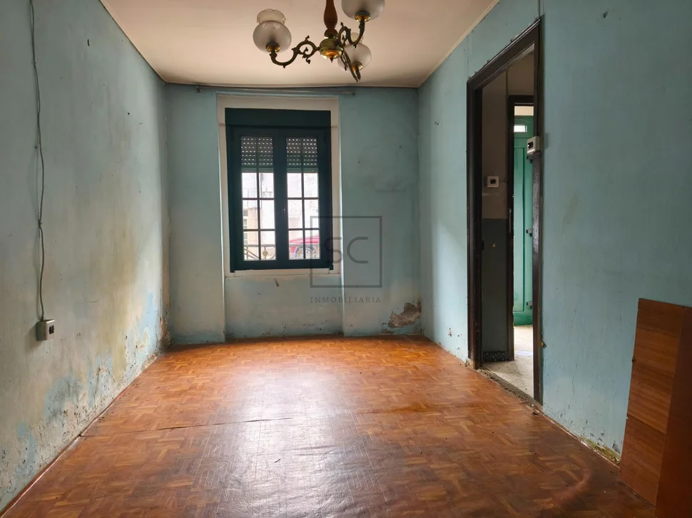 Casa Adosada con Bodega y Finca en Piñeiros, Narón