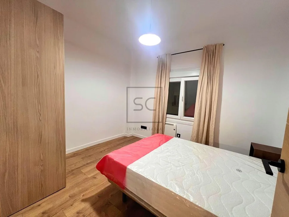 Piso con 4 habitaciones en ferrol
