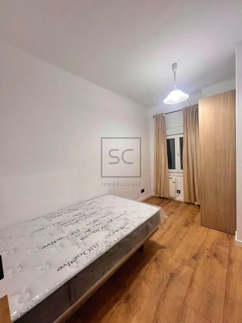 Piso con 4 habitaciones en ferrol