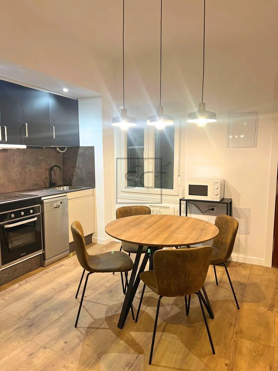 Piso con 4 habitaciones en ferrol