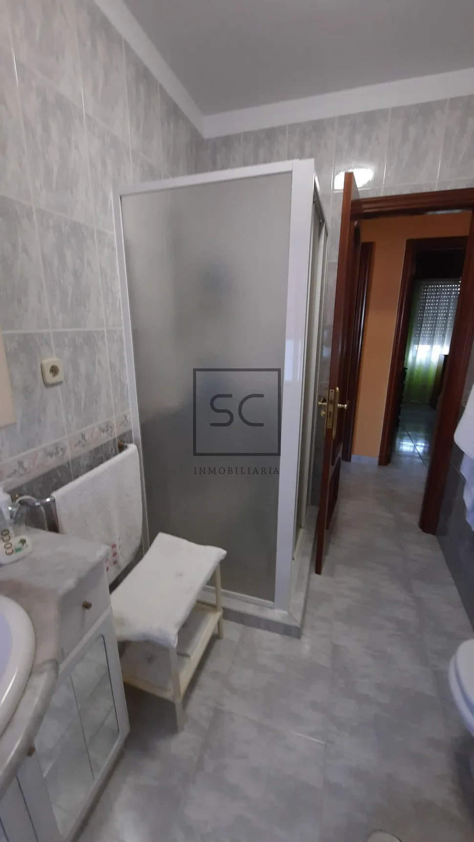 Amplio piso con ascensor en caranza