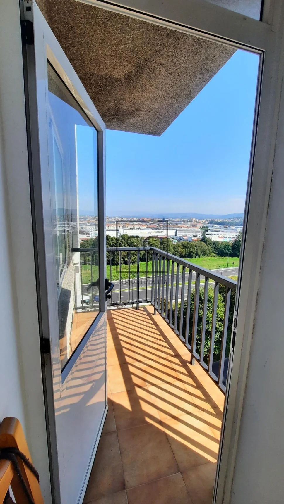 Amplio piso con ascensor en caranza