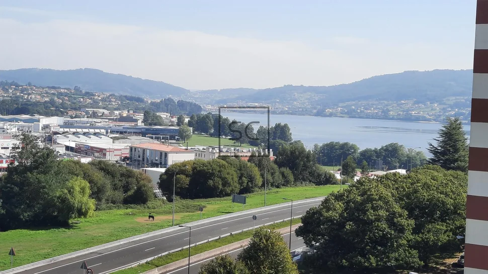 Amplio piso con ascensor en caranza