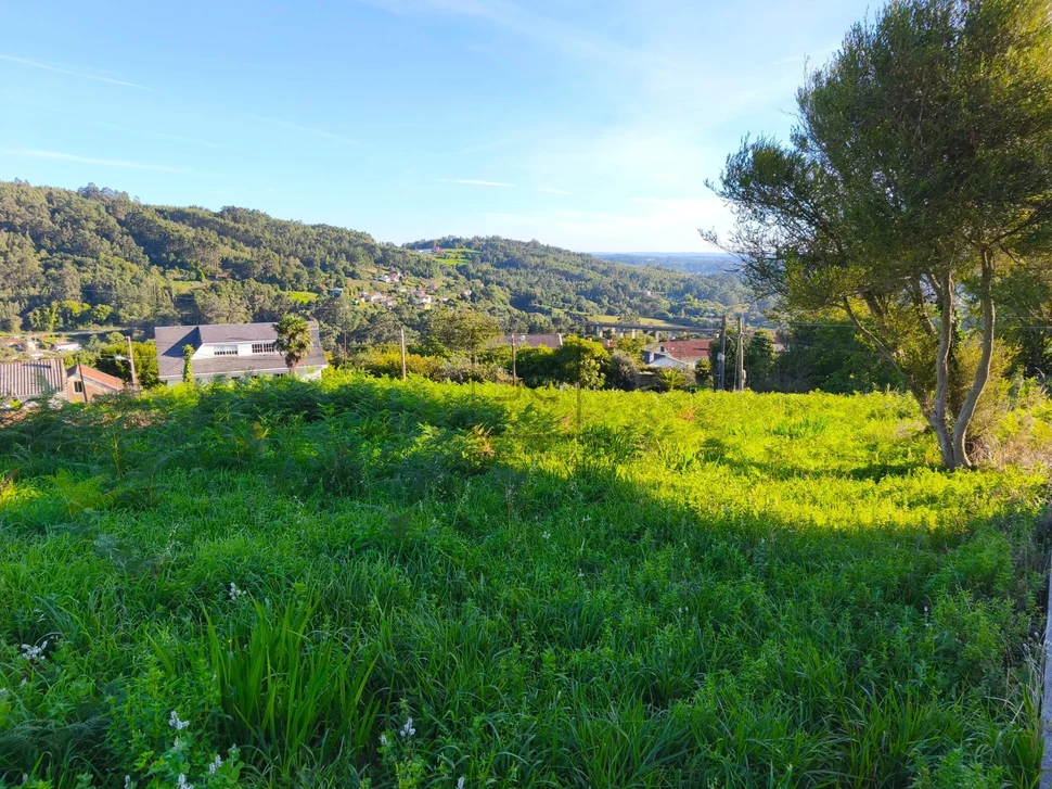 Parcela edificable en laraxe, cabañas