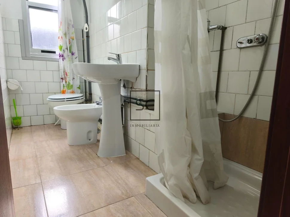 Bajo vivienda en catabois-ferrol