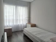 Luminoso piso con ascensor en el centro