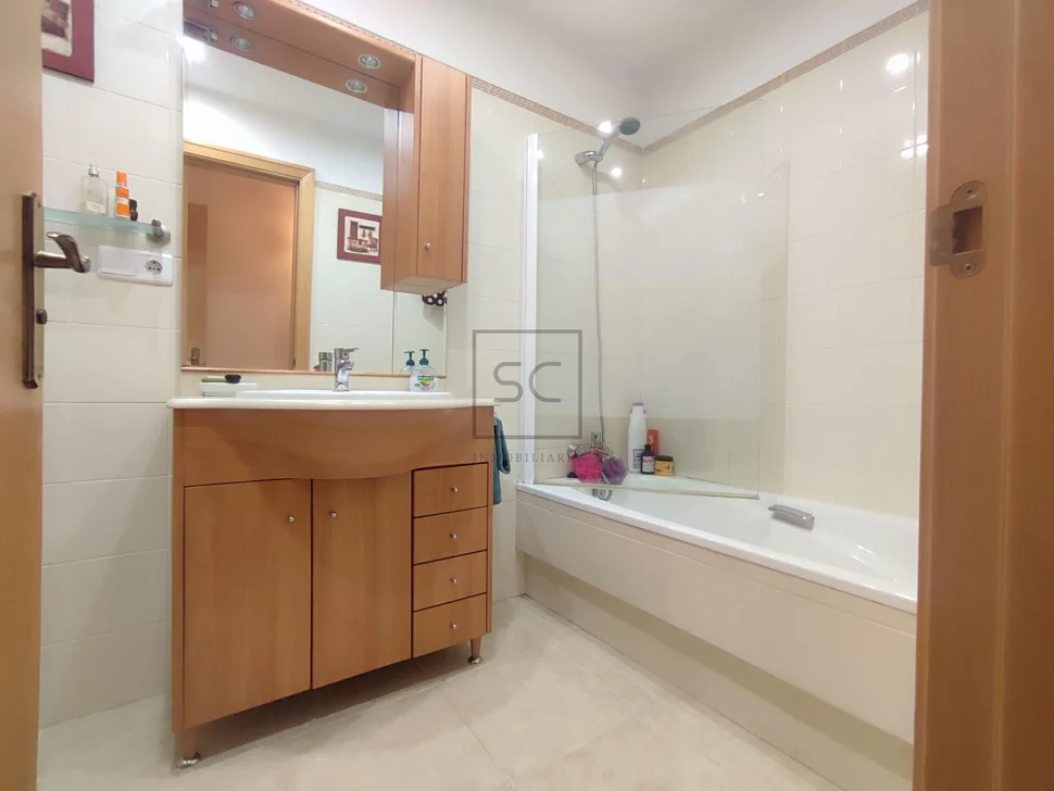 Bajo vivienda con terraza de 38 mts en Miño