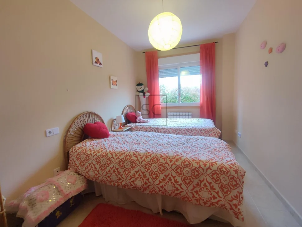 Bajo vivienda con terraza de 38 mts en Miño