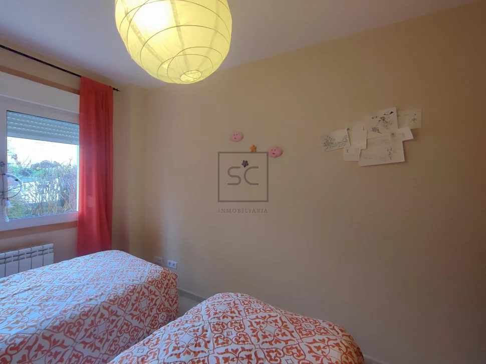 Bajo vivienda con terraza de 38 mts en Miño