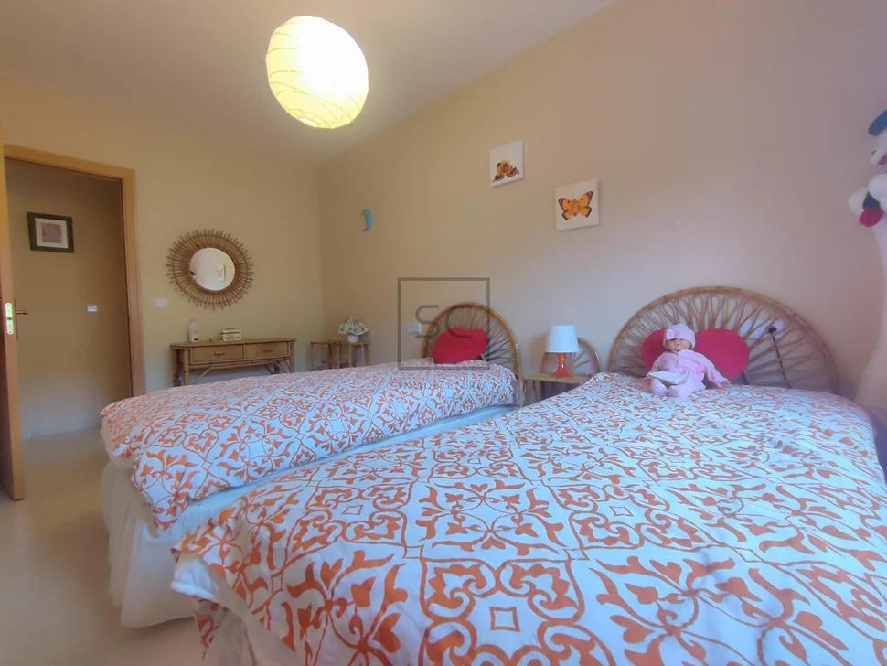 Bajo vivienda con terraza de 38 mts en Miño