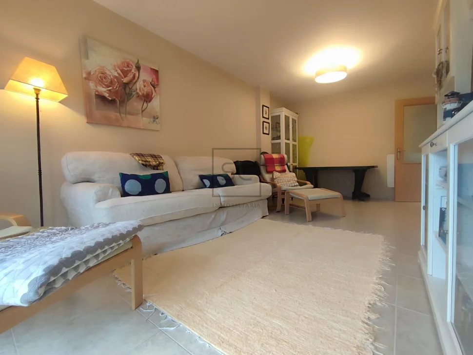 Bajo vivienda con terraza de 38 mts en Miño