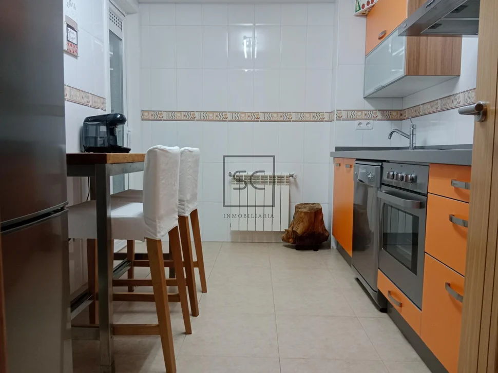 Apartamento con plaza de garaje en mugardos «o baño»