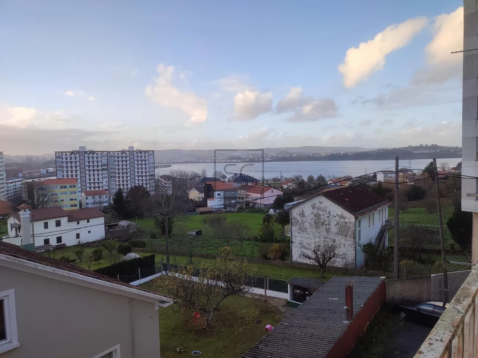 Se vende 2º sin ascensor en fene