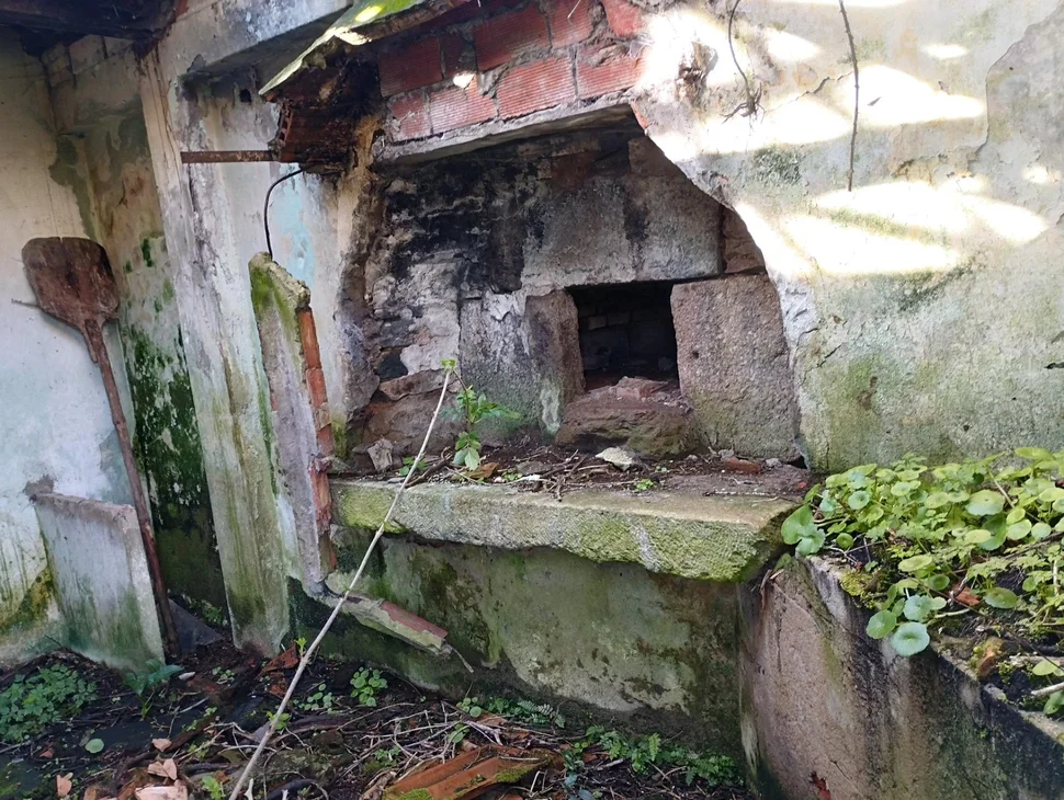 Casa para rehabilitar y gran finca en san román, cedeira