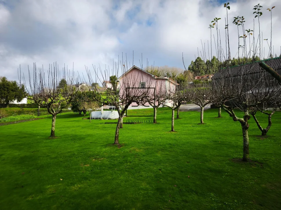Casa con finca en doso, narón