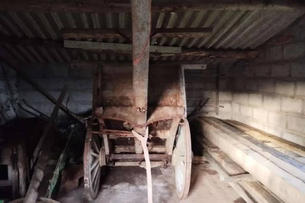 Casa de piedra para rehabilitar con gran finca en Meirás, Valdoviño.
