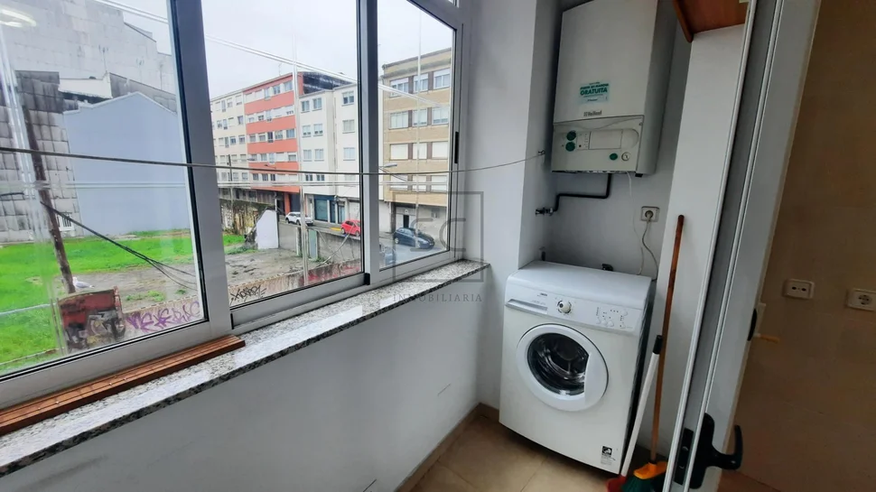 Piso amplio con ascensor y garaje en fajardo, ferrol