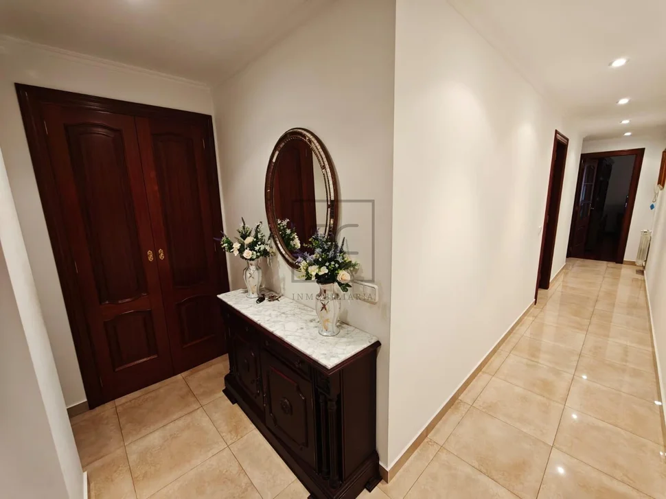 Piso amplio con ascensor y garaje en fajardo, ferrol