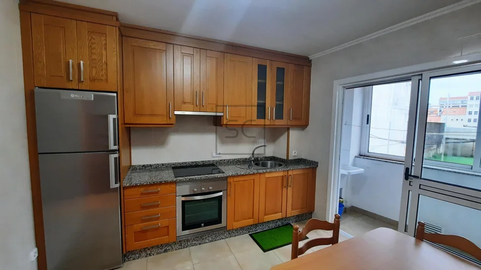 Piso amplio con ascensor y garaje en fajardo, ferrol