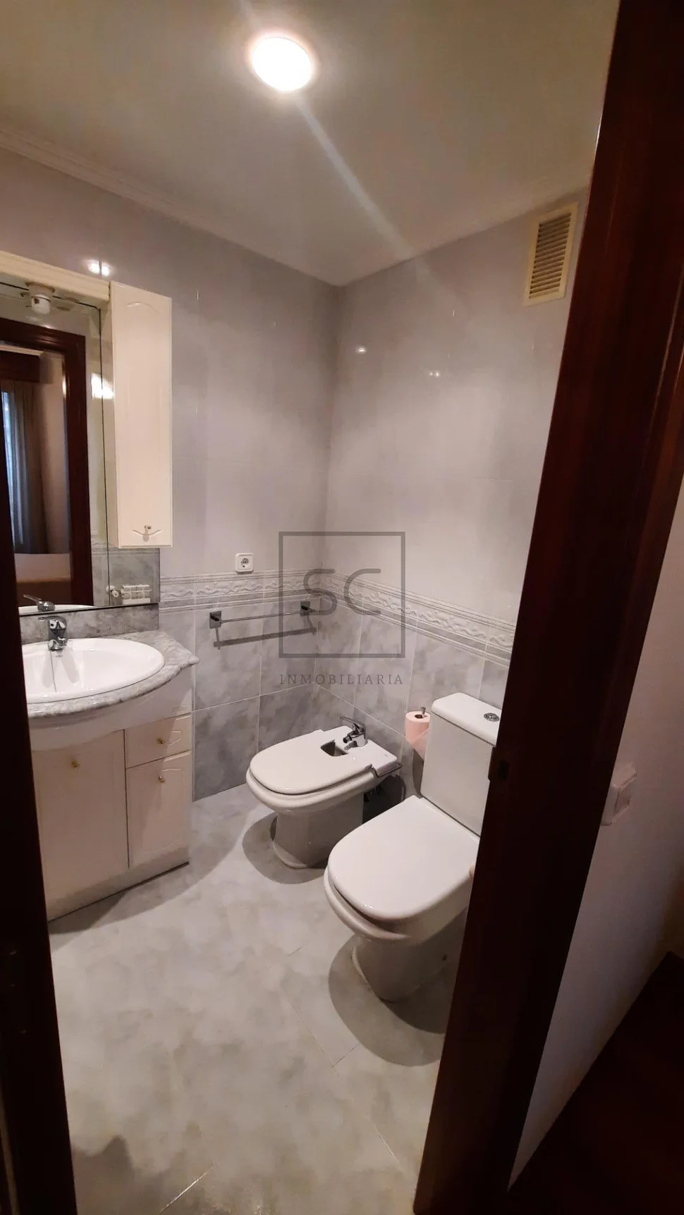 Piso amplio con ascensor y garaje en fajardo, ferrol