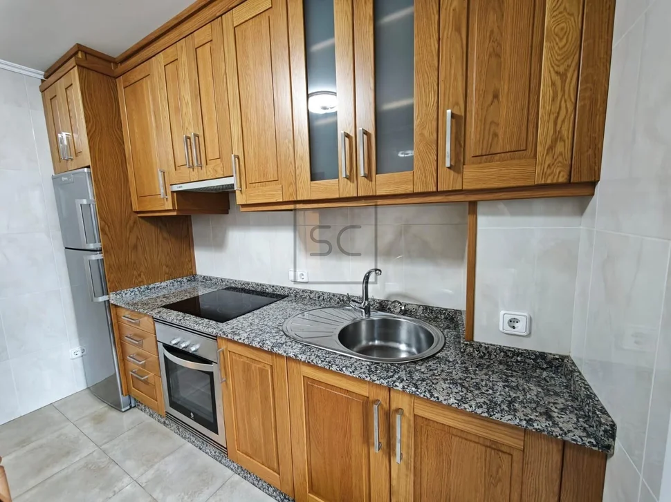 Piso amplio con ascensor y garaje en fajardo, ferrol