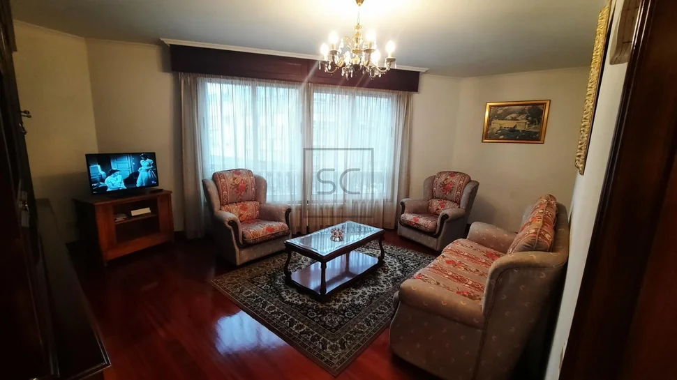 Piso amplio con ascensor y garaje en fajardo, ferrol