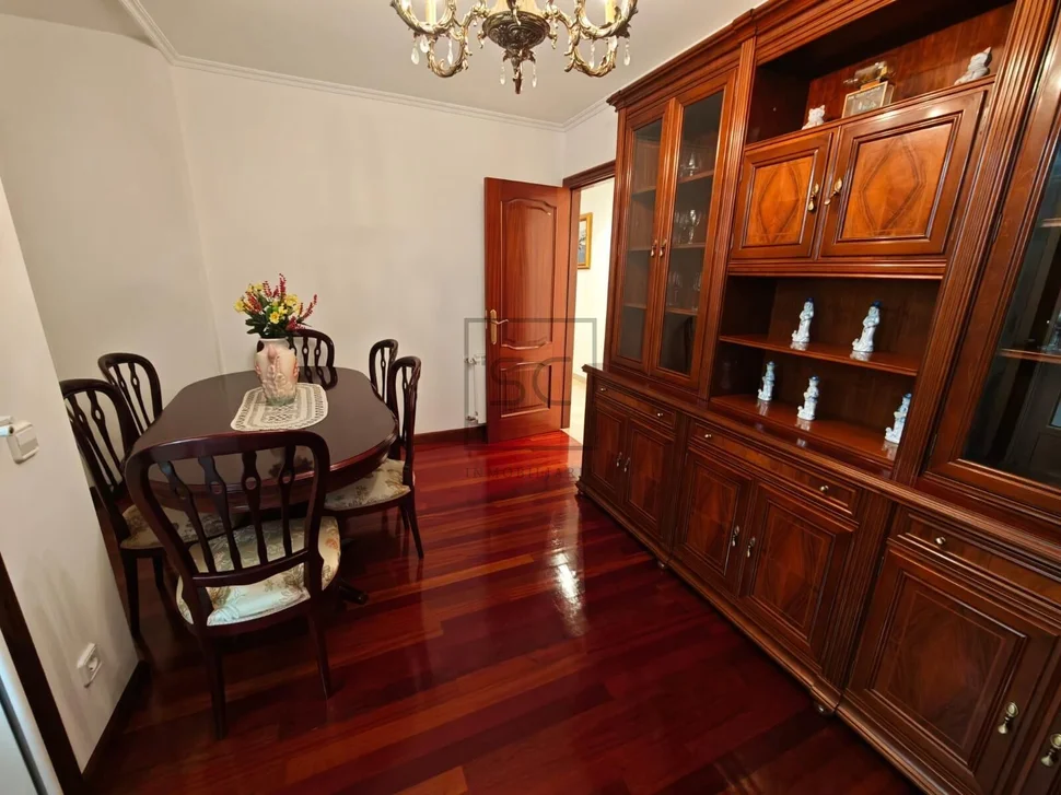 Piso amplio con ascensor y garaje en fajardo, ferrol