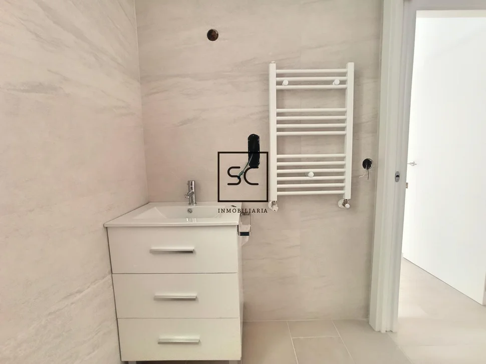 Piso reformado con buhardilla en esteiro, ferrol