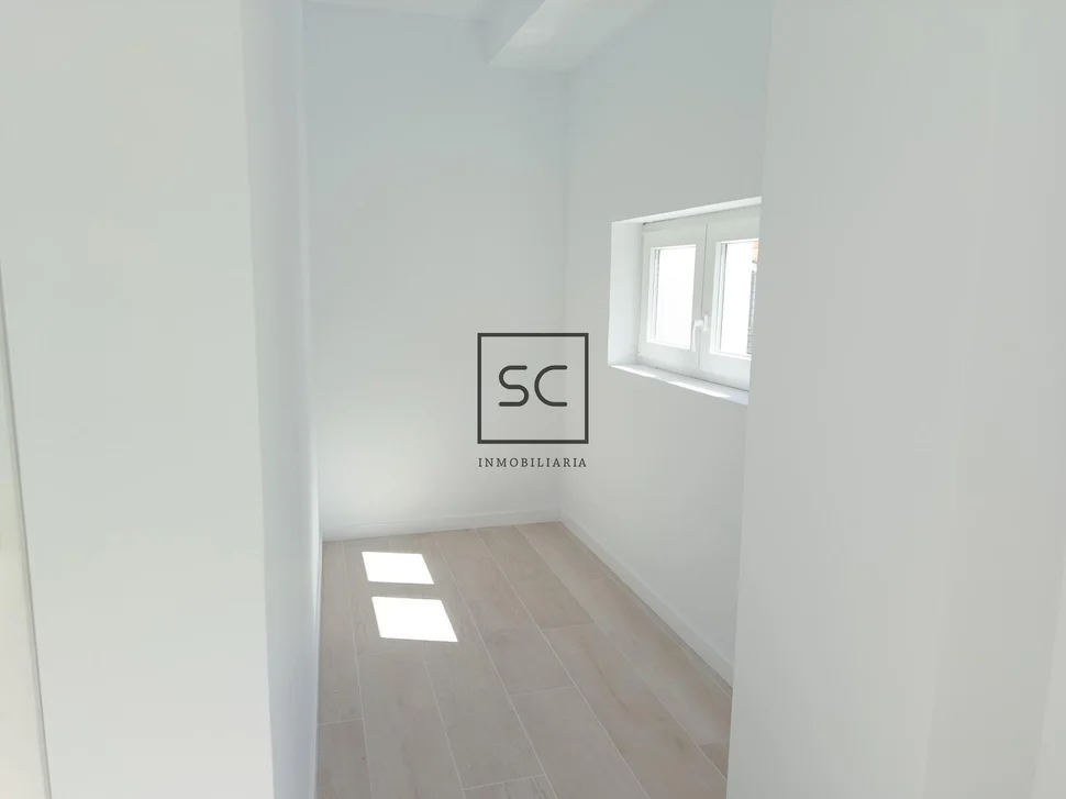 Piso reformado con garaje y trastero en esteiro, ferrol
