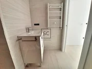 Piso reformado con garaje y trasteros en esteiro, ferrol