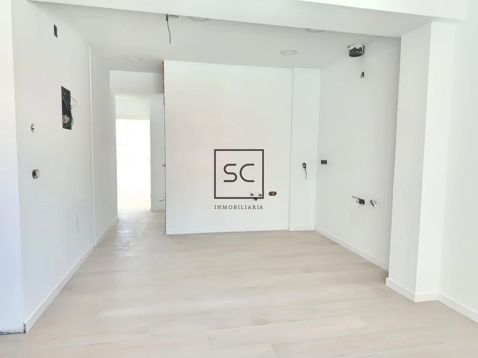 Piso reformado con garaje y trasteros en esteiro, ferrol