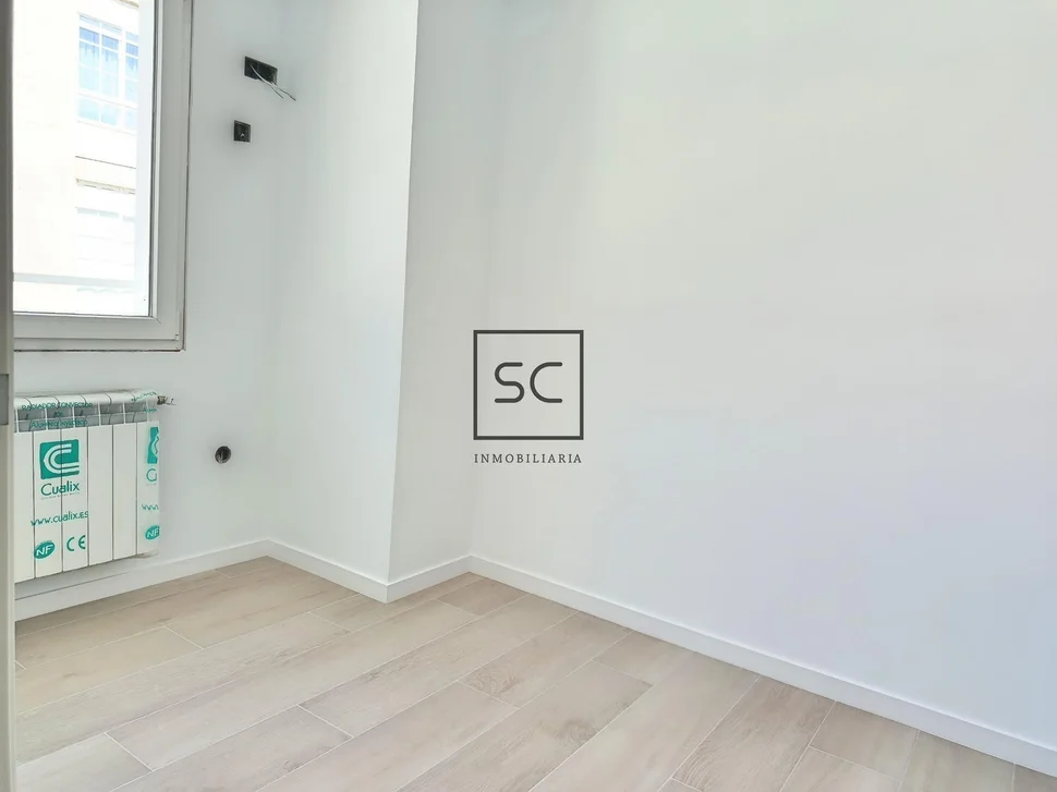 Piso reformado con garaje y trasteros en esteiro, ferrol