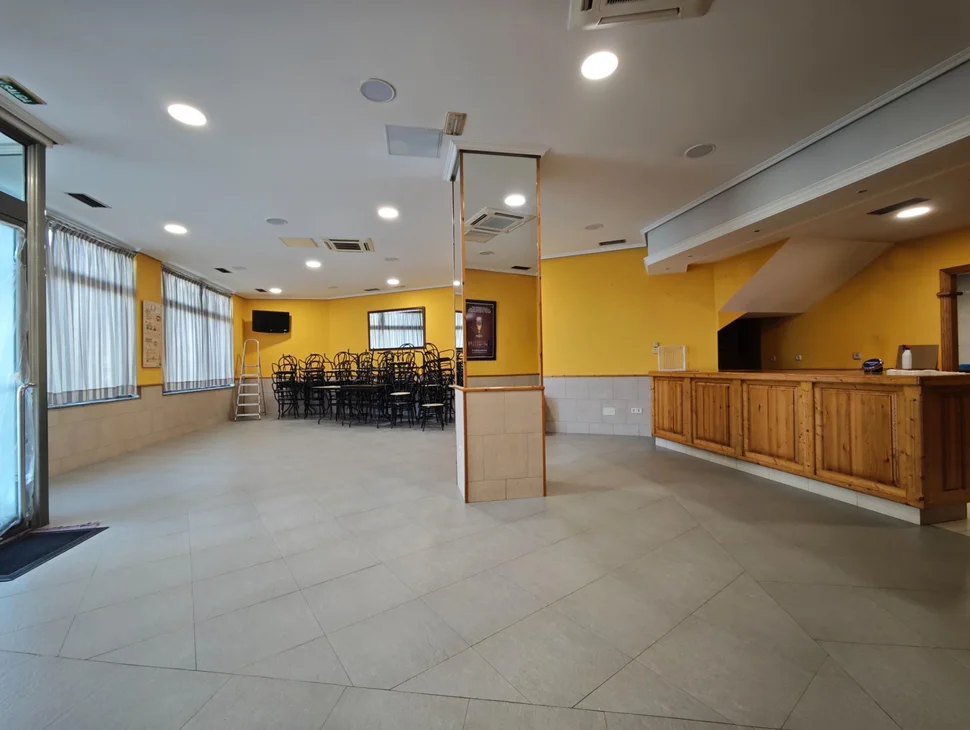 Local comercial en carretera de castilla, o ponto, narón