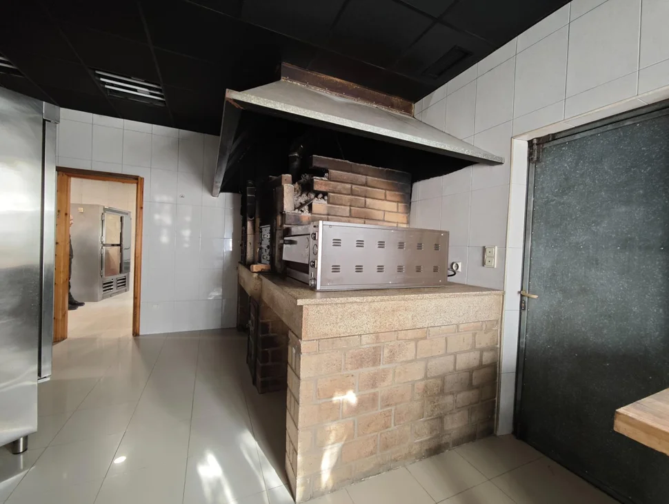 Local comercial en carretera de castilla, o ponto, narón